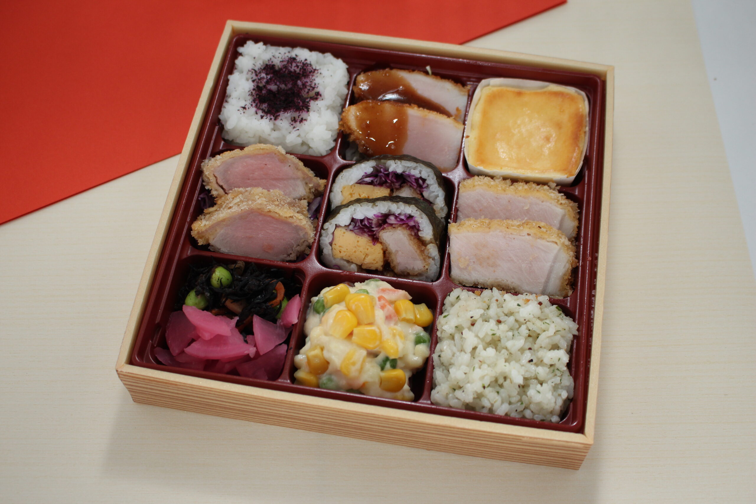 希少部位ヒレ・ロースカツ食べ比べ弁当