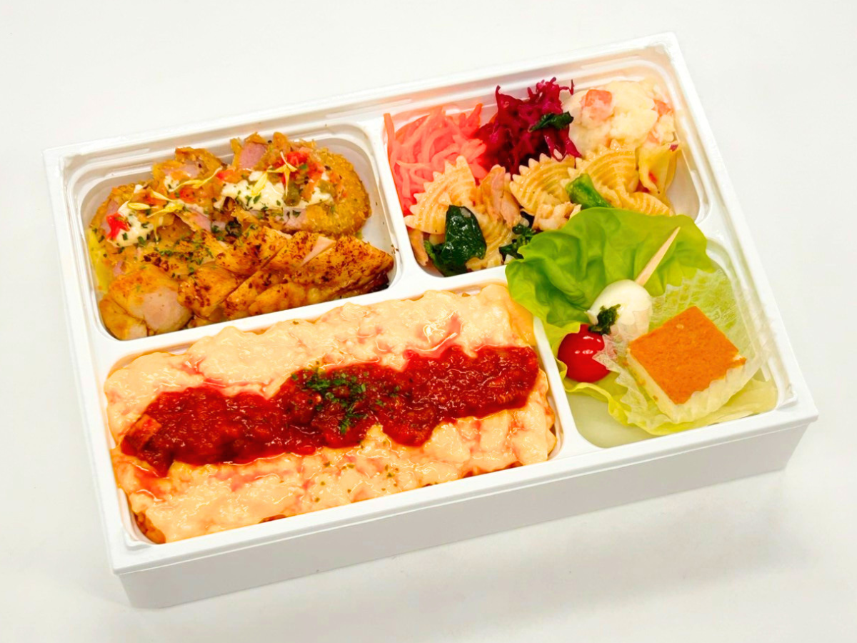 【春限定】【3月18日(水)～5月末まで】春のとろとろオムライス 豚ヒレ肉のカツレツとタンドリーチキン